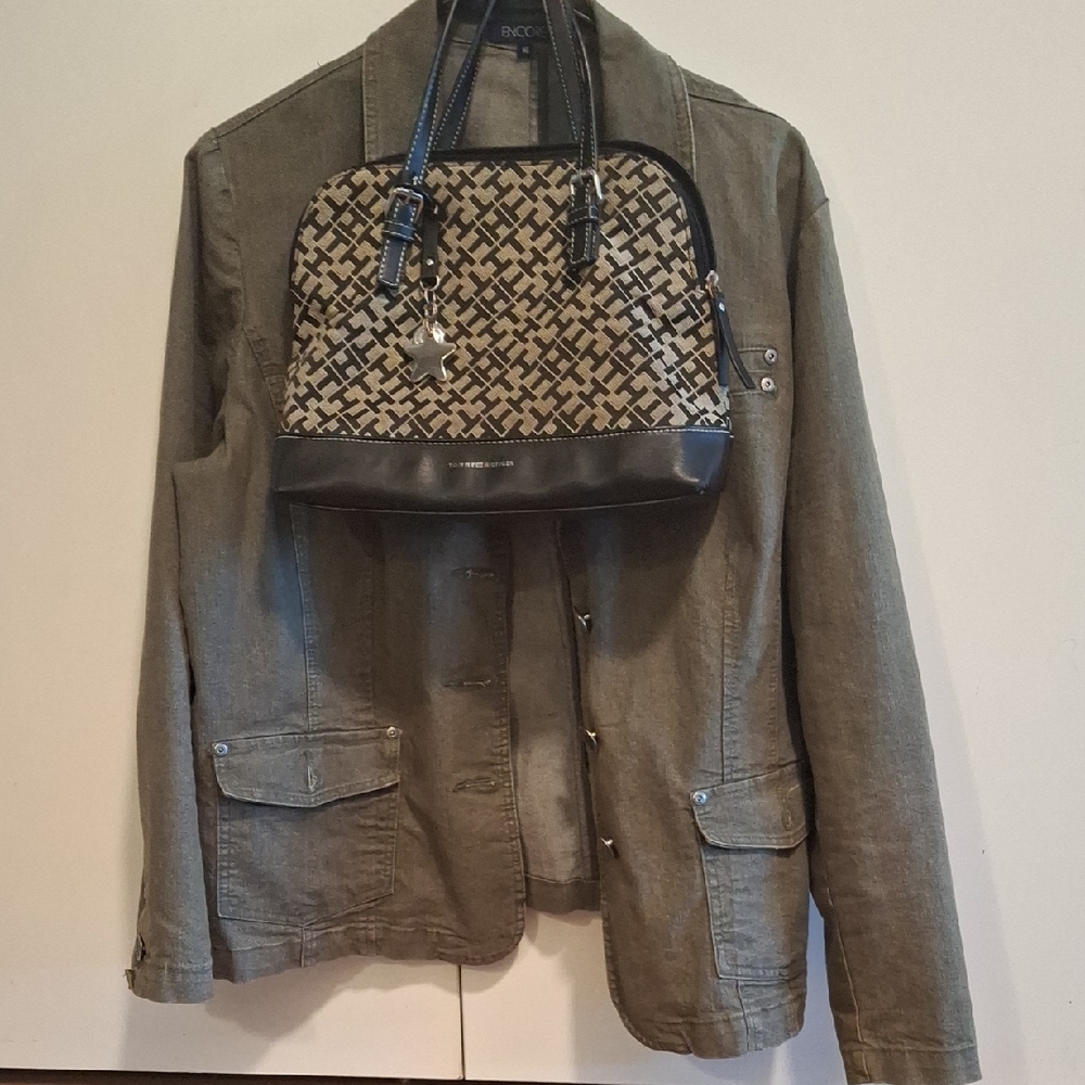 Encore Khaki Jacket with TOMMY HILFIGER Geometric Handbag